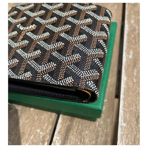 prix porte feuille goyard|Saint.